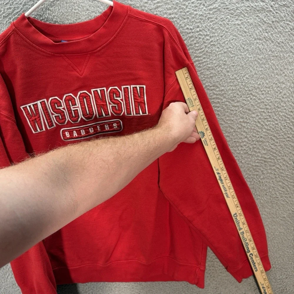 Vintage‎ Wisconsin Badgers Sweatshirt Adult Large Red Crewneck Embroidered Y2K